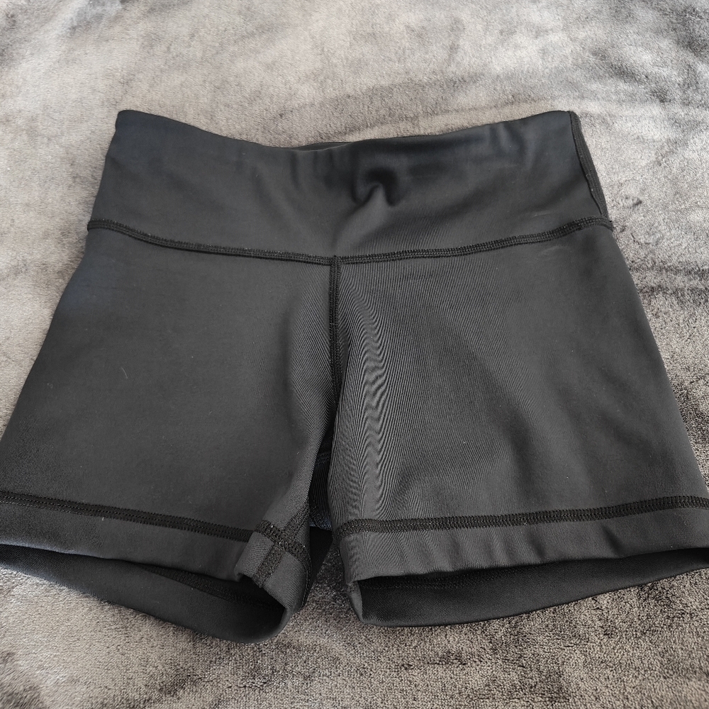 Like-new black Uniqlo running/biking shorts (size M)